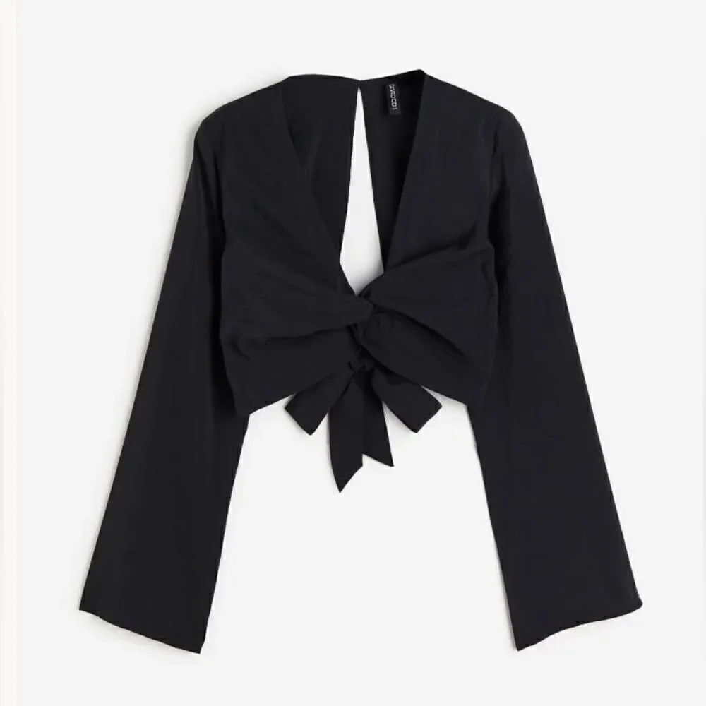 New Divided H&M Crop Top